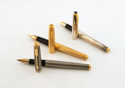 PARKER
Set of three fountain pens:
- One...
