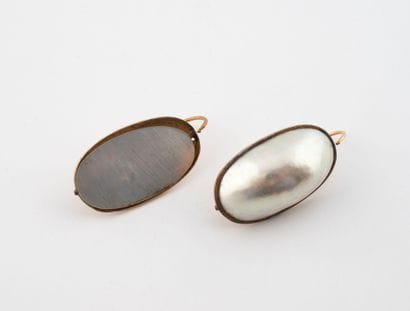 Pair of yellow gold (750) dormeuses adorned...