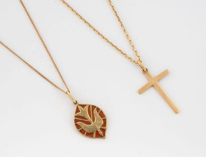 Yellow gold (750) lot including :
- A forçat...