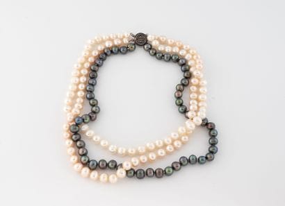 Choker necklace with three strands of white,...