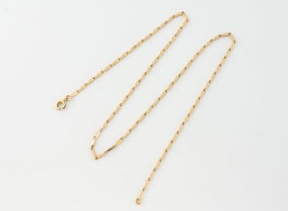 Yellow gold (750) link chain. 
Weight: 9.5...
