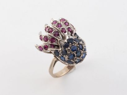A white gold (750) and silver (min800) ring...