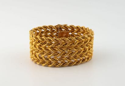 Large bracelet in yellow gold (585) with...