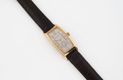 Hamilton
Men's stainless steel wristwatch...