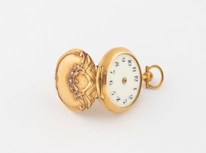 Small neckwatch in yellow gold (750), engraved...