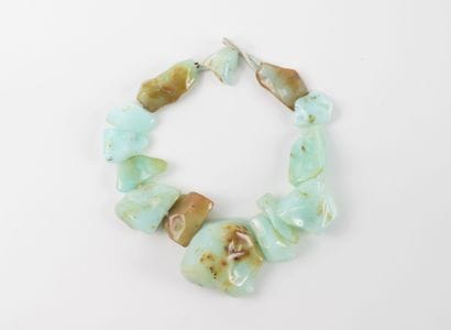50
Large necklace adorned with chrysoprase...