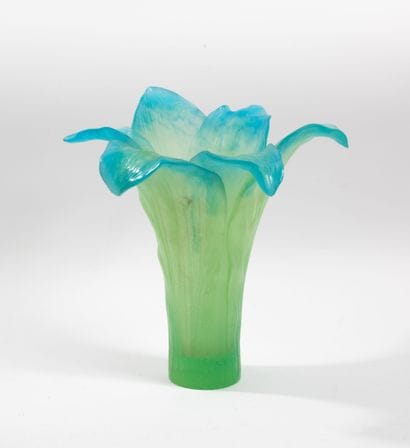 DAUM FRANCE
Amaryllis vase.
Green to blue...