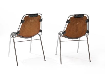 DAL VERA (20th century)
Suite of two chairs,...
