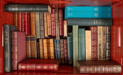 4 caisses et 1 mannette
De livres reliés...