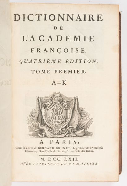 DICTIONNAIRES 
Lot de 4 volumes : 
- Dictionnaire...