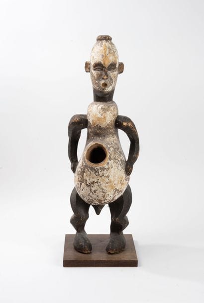 CAMEROON
Yaka.
Large sculpture in wood with...