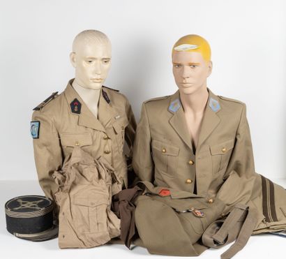 FRANCE
Set of uniforms: artillery captain's...