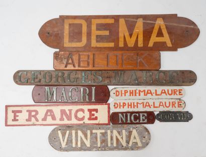 VEDETTES
10 plaques :
- DEMA
Vedette. Peinture...