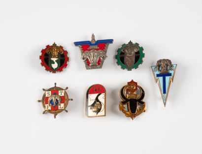 Sept insignes laotiens : Génie, Transmissions,...