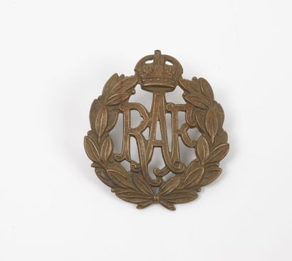 Trois insignes :
- un de Marine 1939 Torpilleur...