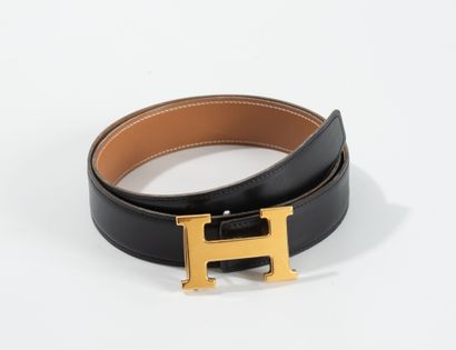 HERMES, Paris
Ceinture en cuir noir et boucle...