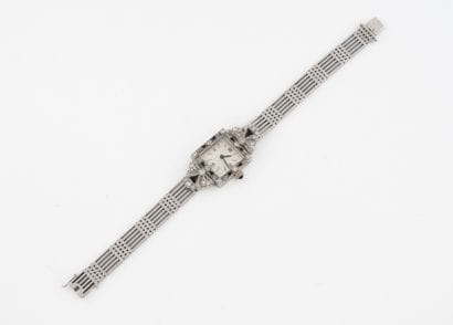 Ladies' wristwatch in platinum (850).
Case...