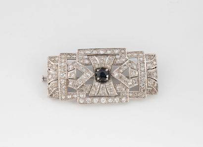 Openwork platinum (min. 850) brooch of rectangular...