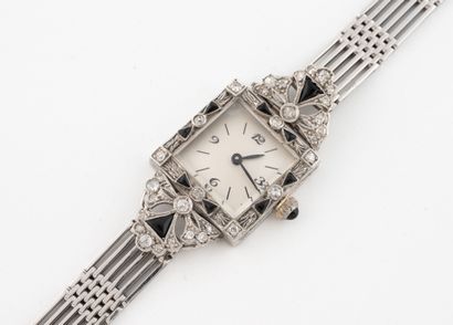 Ladies' wristwatch in platinum (850).
Case...