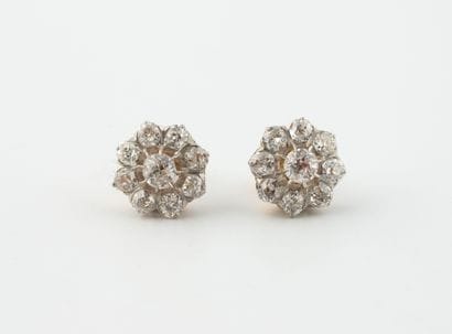 Pair of yellow gold (750) and platinum (850)...