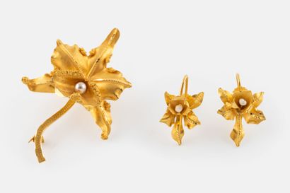 Half-set in gold (750), amati and textured,...