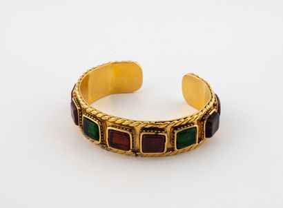 CHANEL
Semi-open beaded bracelet in gilded...