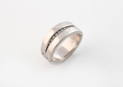 FRED Paris
Bague en or gris (750) et diamants...