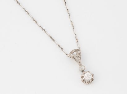 Necklace in platinum (850), comprising a...