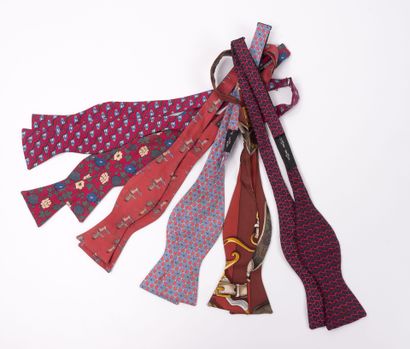 HERMES 
Set of 6 red silk bow ties.
Animal,...