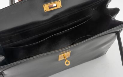 HERMES
Sac Kelly sellier 35 cm en veau box...