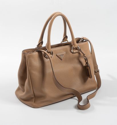 PRADA
Vitello model. 
Handbag in beige grained...