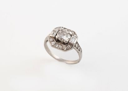 Ring in white gold (750) with octagonal bezel...