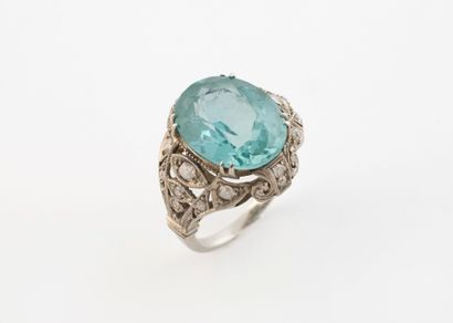 Beautiful white gold (750) openwork ring...
