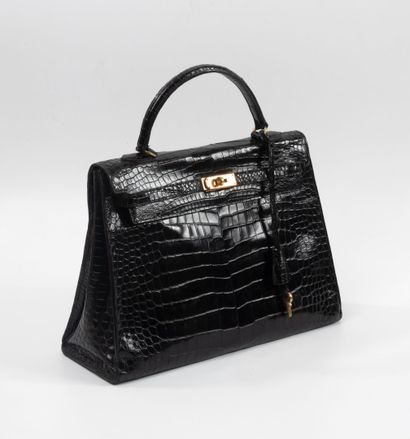 HERMES Paris 
35 cm Kelly bag in black porosus...