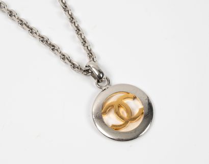 CHANEL 
Metal necklace consisting of a forçat-link...