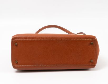 HERMES, Paris
Sac Kelly retourné 35 cm en...