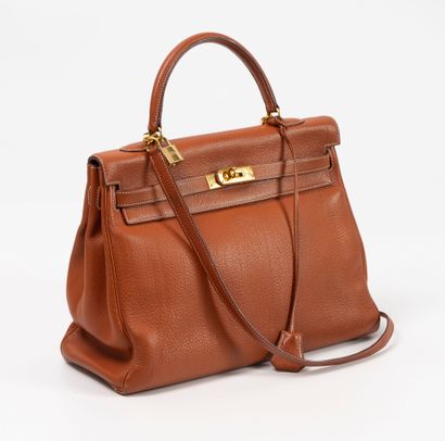 HERMES, Paris
Sac Kelly retourné 35 cm en...