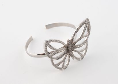 Rigid white gold (750) open-jeweled bracelet...