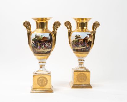 PARIS, 19th century
Pair of tapered vases...