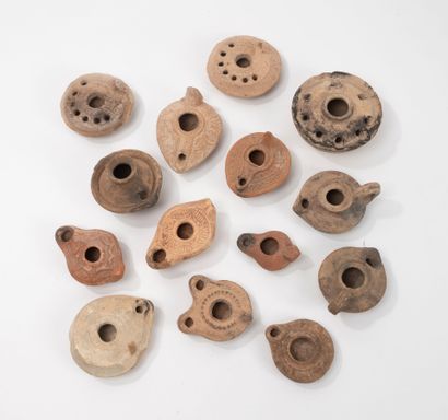 Levant
Fourteen oil lamps :
- 4th-7th century
Three...