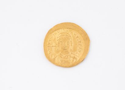 JUSTINIAN (527-565)
Constantinople.
Solidus...