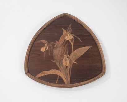In the GALLE style
Triangular wooden tray...