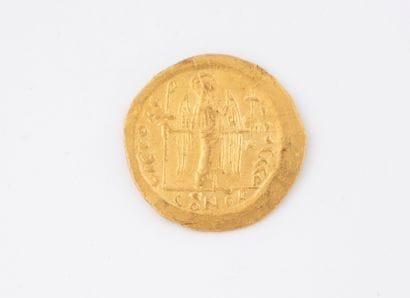 JUSTINIAN (527-565)
Constantinople.
Solidus...