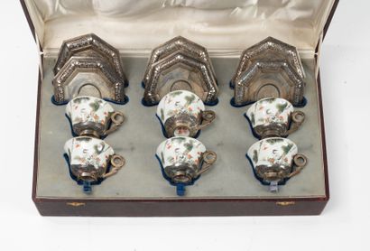 CHINA, early 20th century
Six porcelain cups...