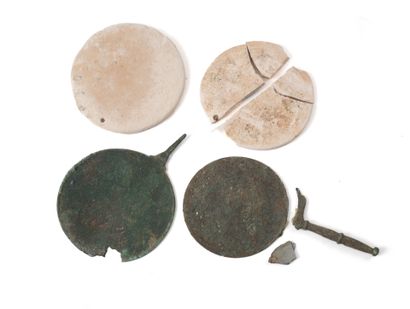 Four mirrors :
- Roman art, 2nd/3rd century.
One...