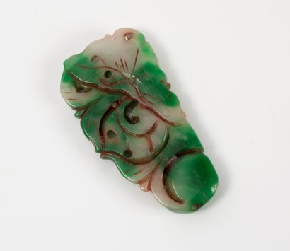 CHINA, 20th century
Openwork plate in green-veined...