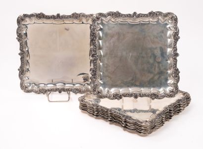 ITALY
Set of 8 silver trays (800), the rim...