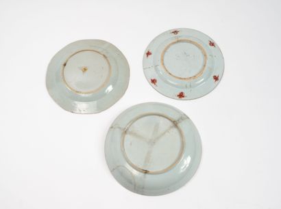 CHINA
Set of three porcelains:
- Plate with...