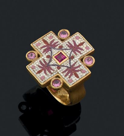 LE SIBILLE
Beautiful cruciform ring in yellow...