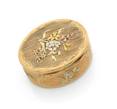 FRANCE, mid-18th century
Beautiful oval snuffbox...